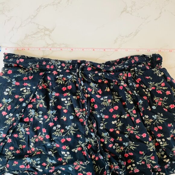 American Eagle Black Floral Butterfly Style Gauzy Cotton Flowy Drawstring Shorts - Picture 8 of 10